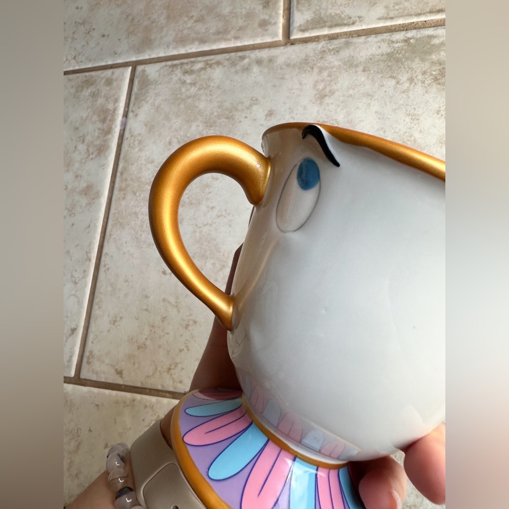 Disney Gold and Cream Dining Mug - Picture 5 of 9